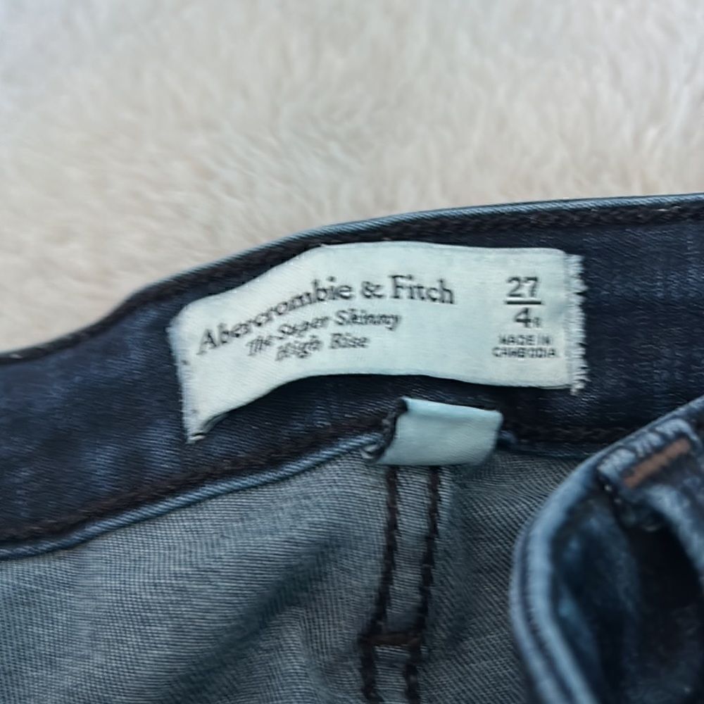 A & F - The Super Skinny High Rise Jean - Picture 6 of 8